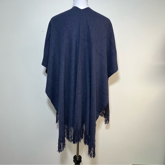 •new• KNIT POCKET SHAWL - Picture 4 of 6